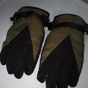 Boy's Waterproof Thinsulate (40g) Gloves - Boy's size Medium